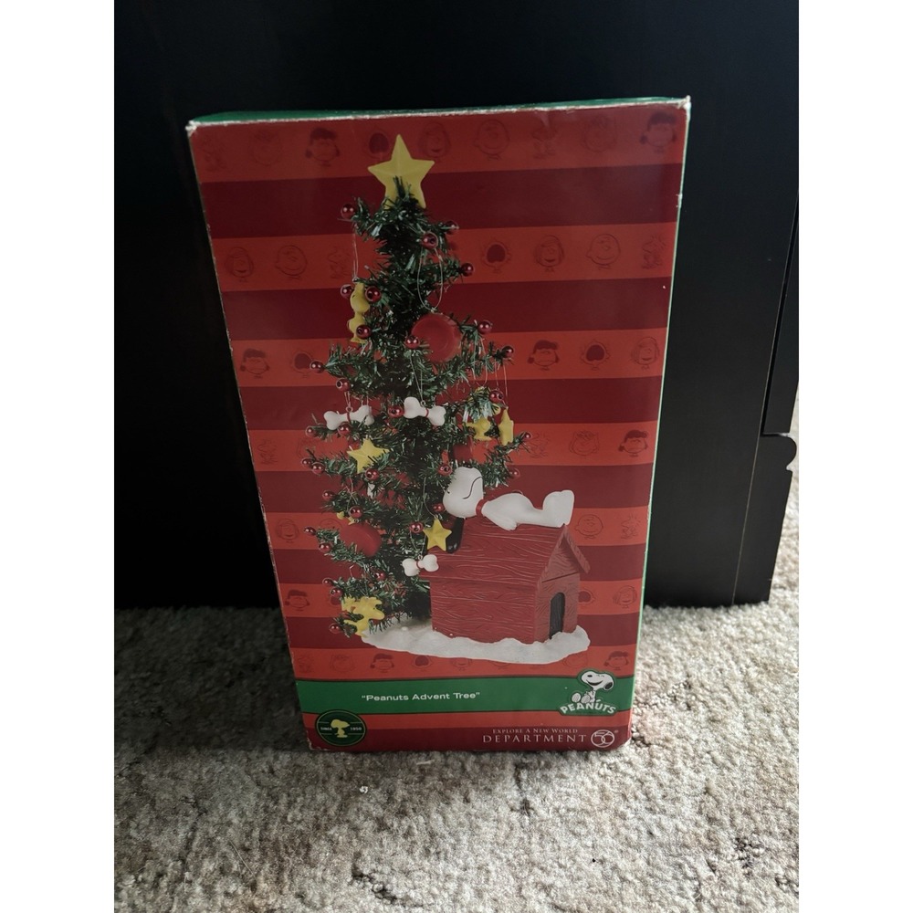 Department 56 Peanuts Advent Tree 26 Pieces Complete in Box Sealed Foam Snoopy